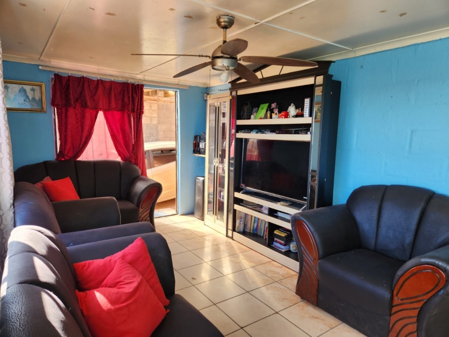 2 Bedroom Property for Sale in Pacaltsdorp Western Cape